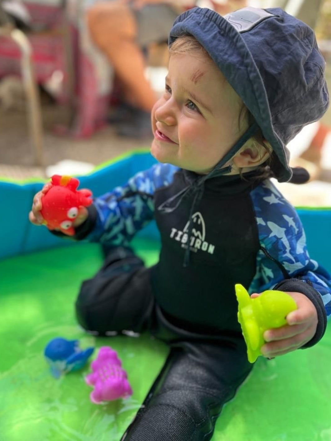 Traje de Agua Tiburon Azul